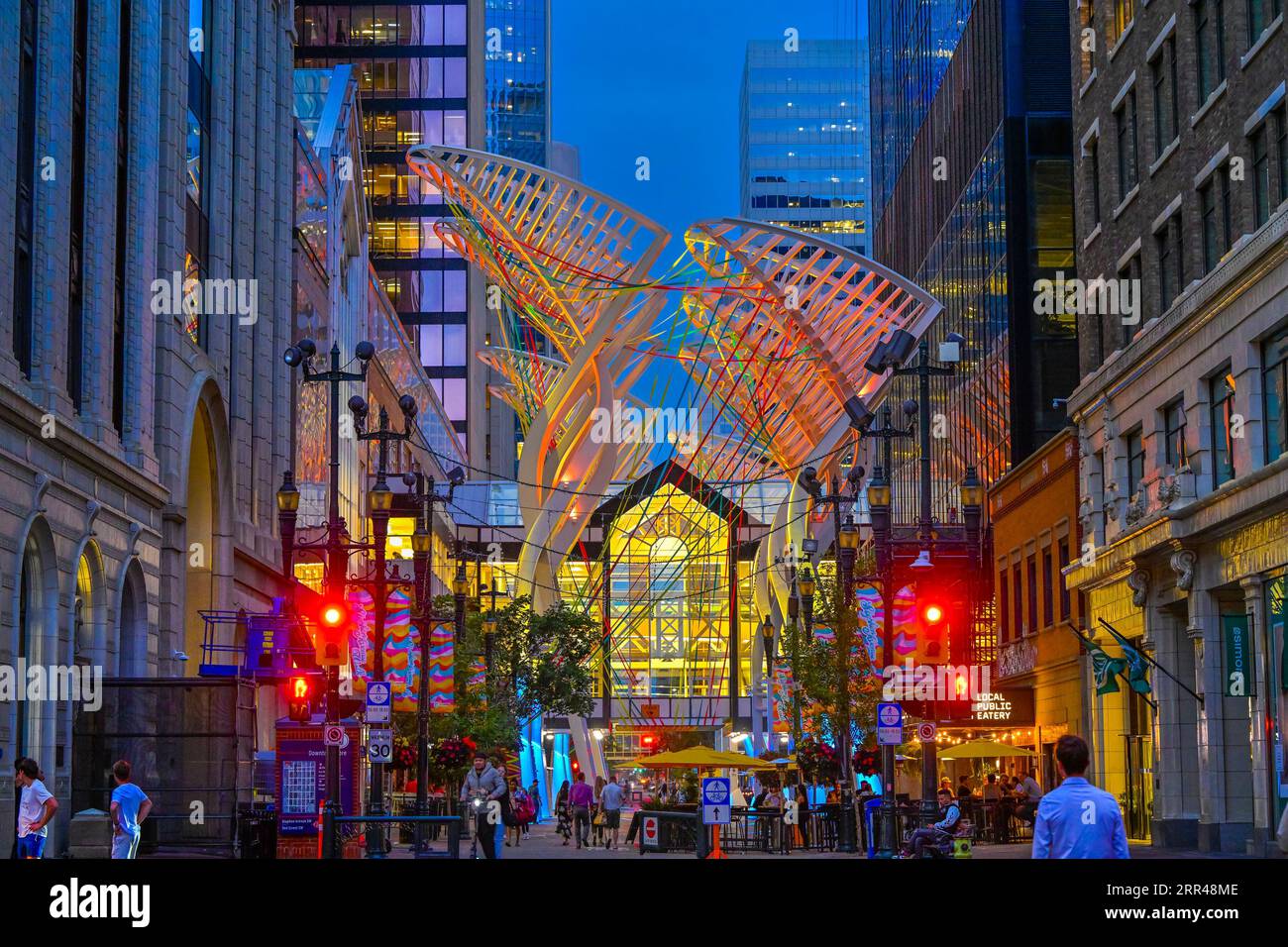 Galleria Trees sculpture adorned by art installation Novus Texturea