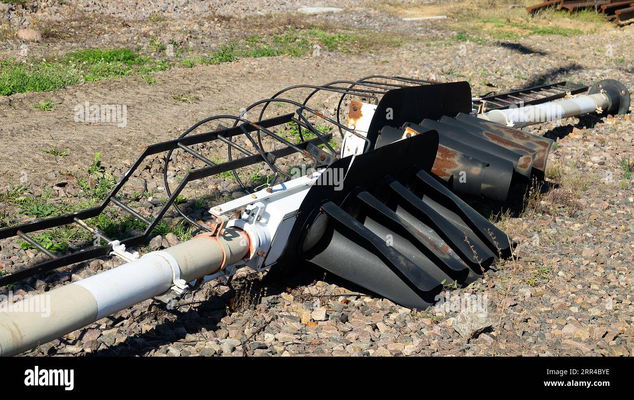 Repair of railway equipment. Replacing traffic lights, railroad light