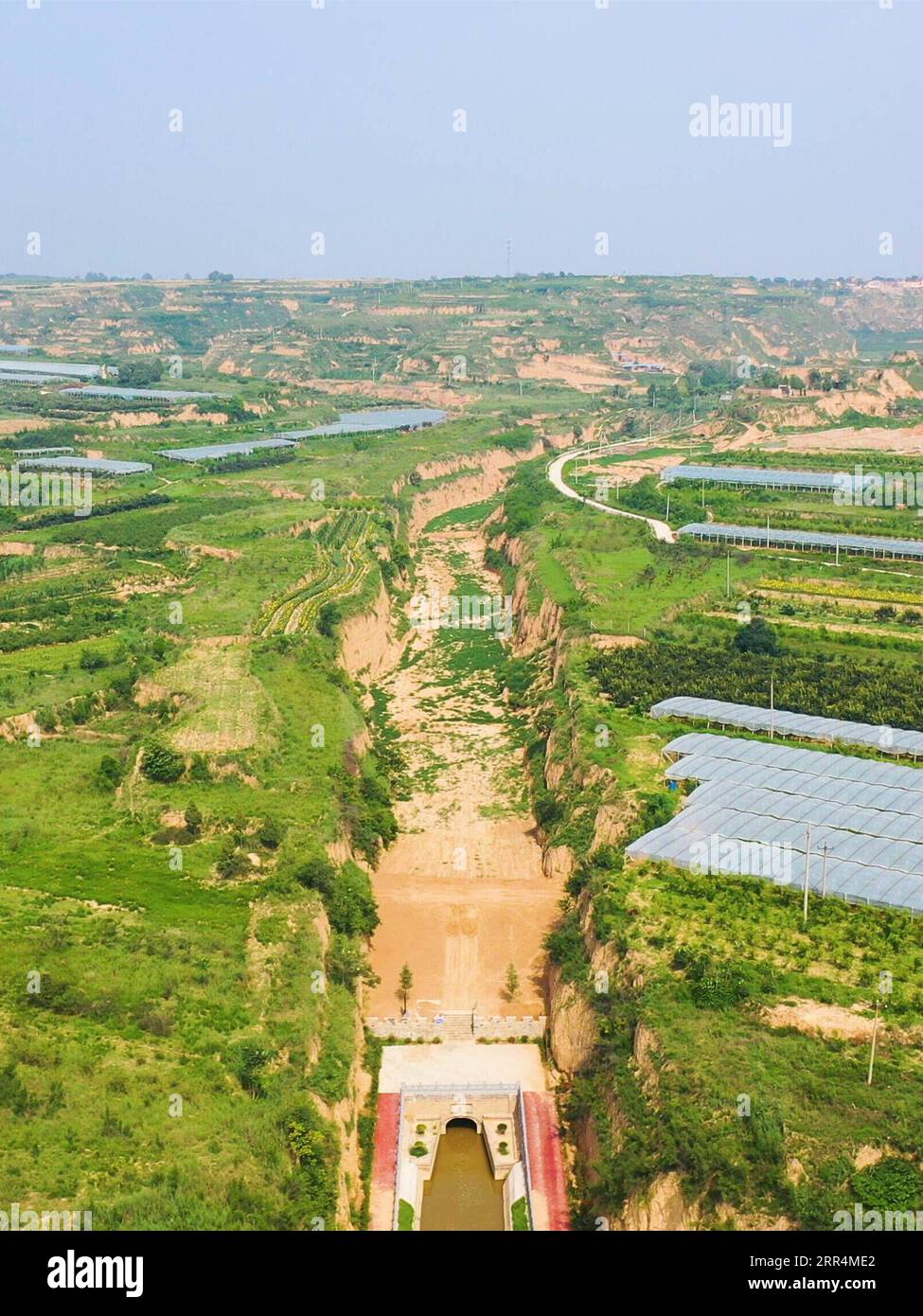 Ancient chinese irrigation hi-res stock photography and images - Alamy