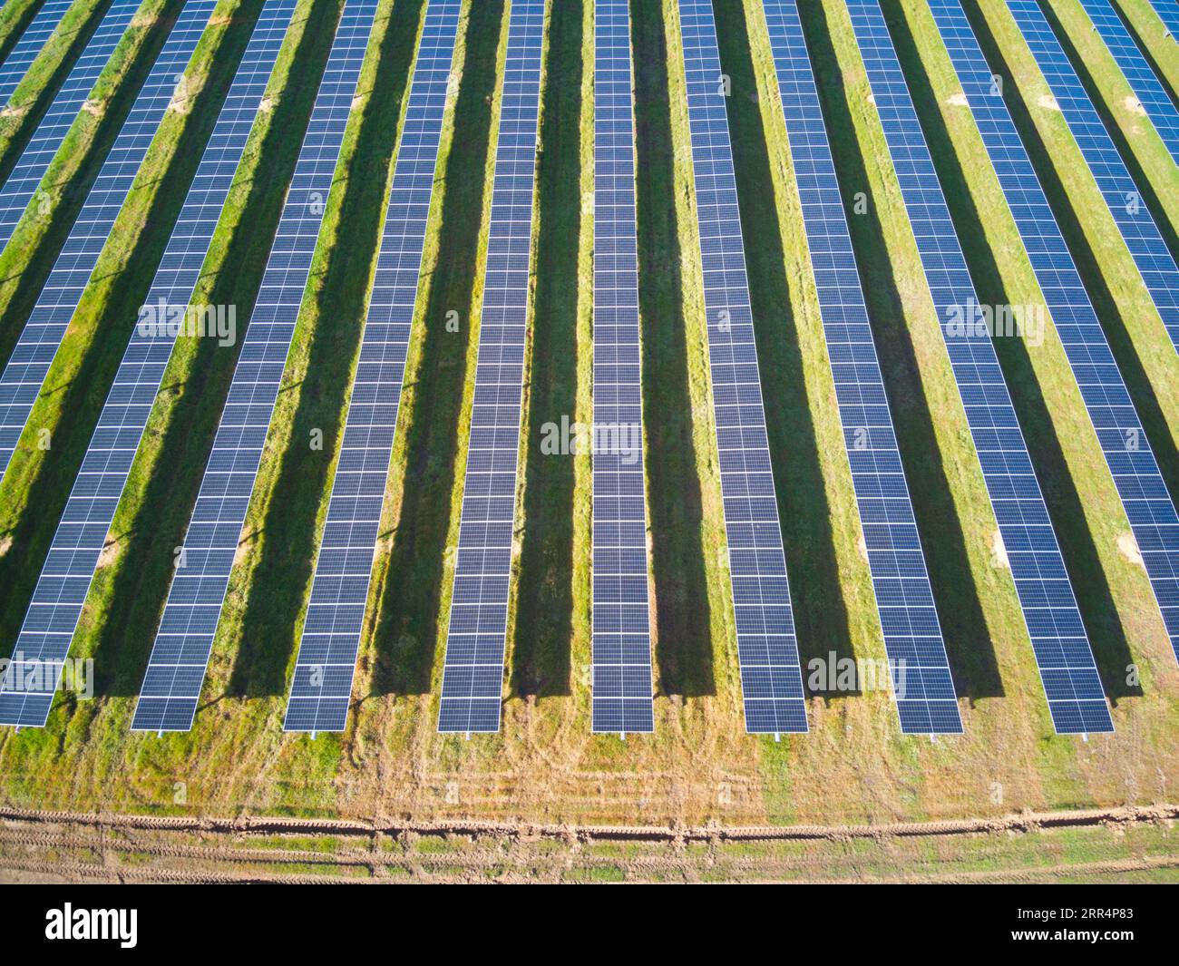 Solar panel farm australia hi-res stock photography and images - Alamy