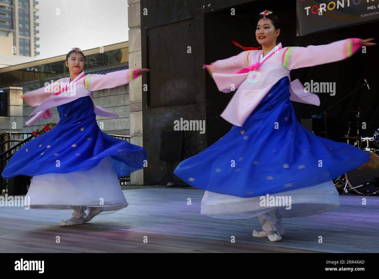 Toronto, Canada. 25th Aug, 2023. Korean girls perform a traditional