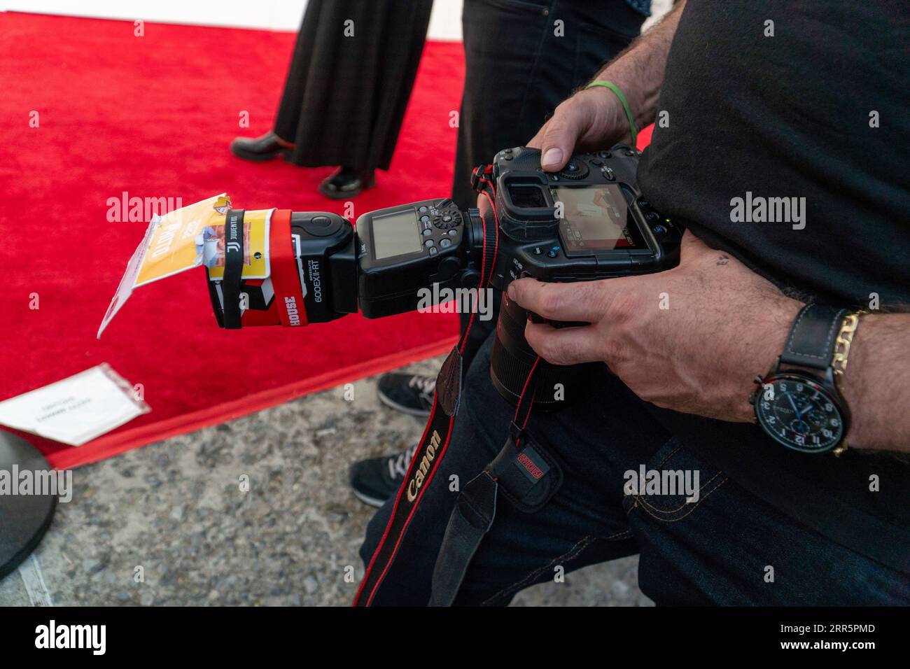 New York, NY, USA. 9th June, 2023. Red carpet photographer. (Credit Image: © John Marshall Mantel/ZUMA Press Wire) EDITORIAL USAGE ONLY! Not for Commercial USAGE! Stock Photo