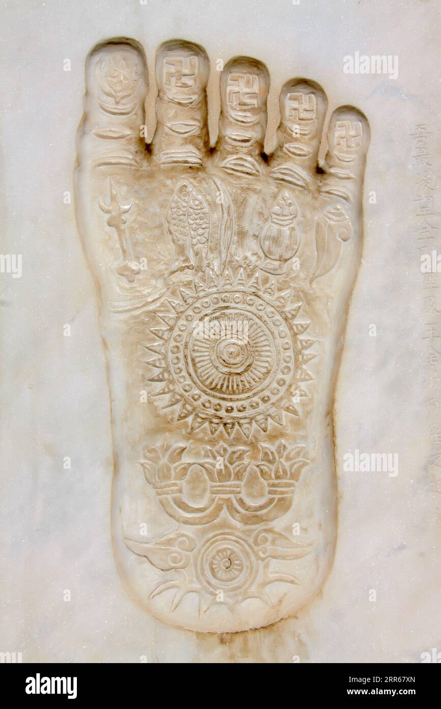 Footprints of the buddha hi-res stock photography and images - Alamy