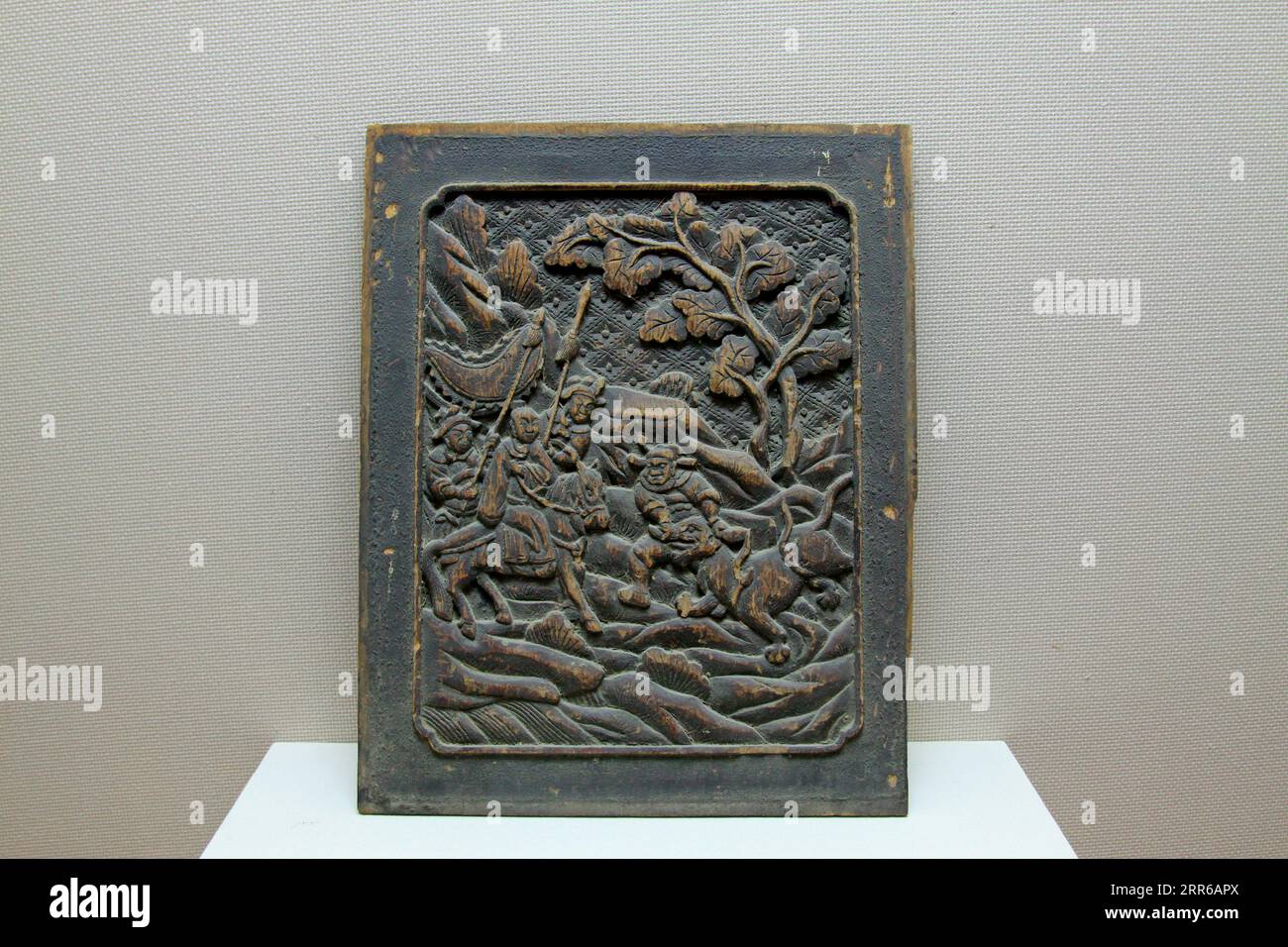 Chinese wood carving hi-res stock photography and images - Alamy