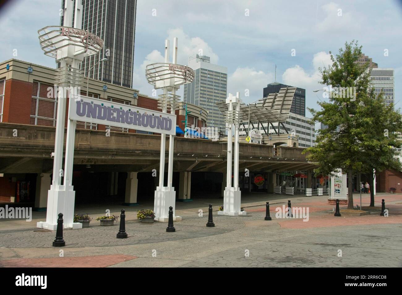 Underground atlanta georgia downtown hi-res stock photography and ...