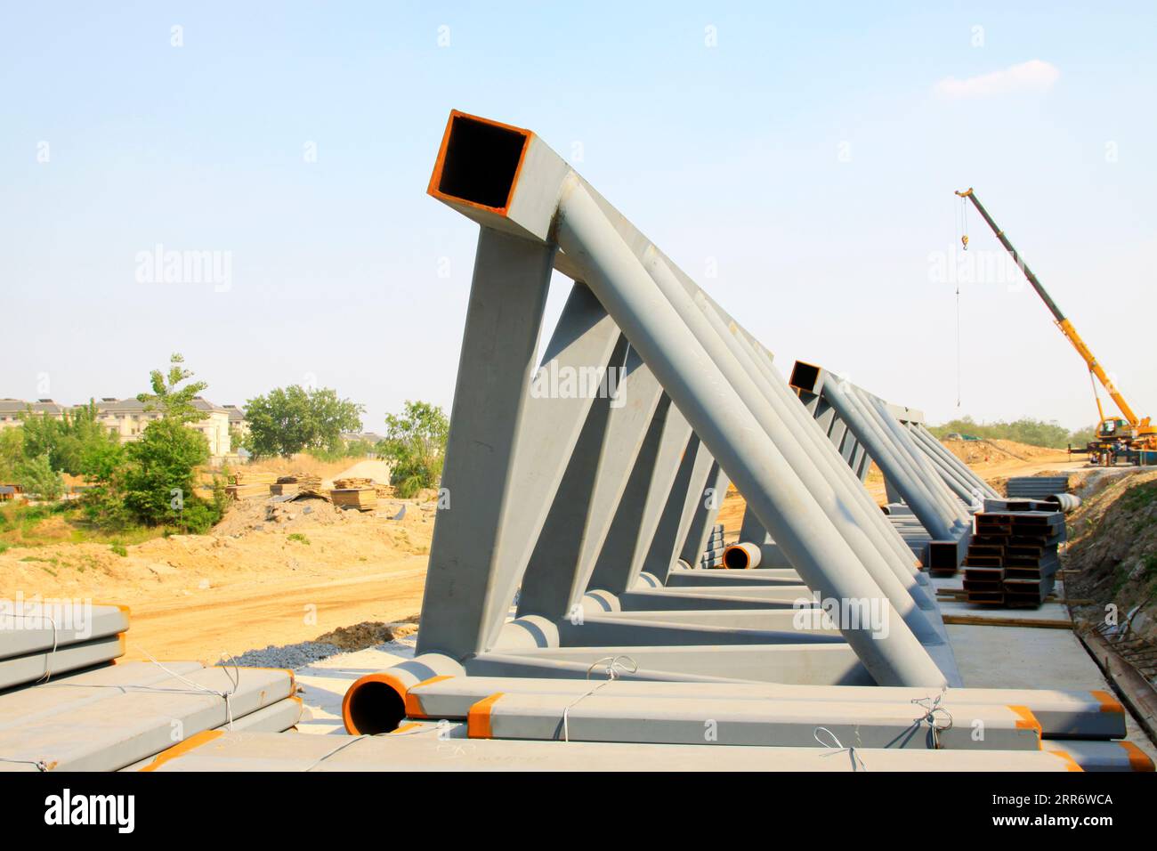 Steel frame structure hi-res stock photography and images - Alamy