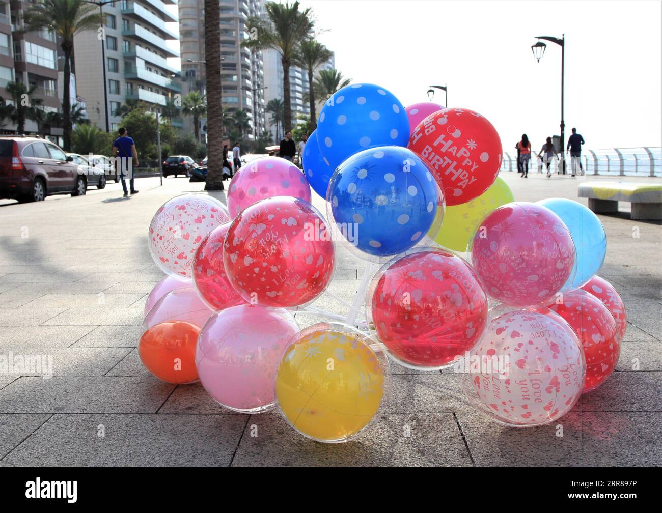 210425 BERUIT, April 25, 2021 Balloons are seen at the Corniche