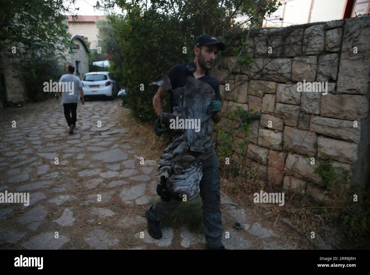 Mideast jerusalem rocket hi-res stock photography and images - Alamy