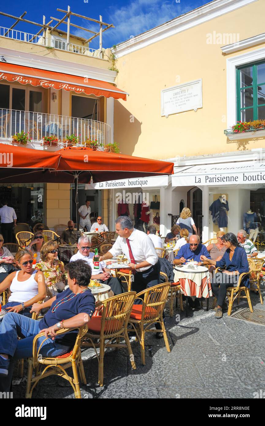 Naples cafe hi-res stock photography and images - Page 2 - Alamy, image size:865x1390