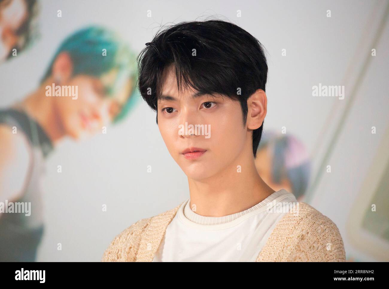 K pop boy band txt hi-res stock photography and images - Alamy