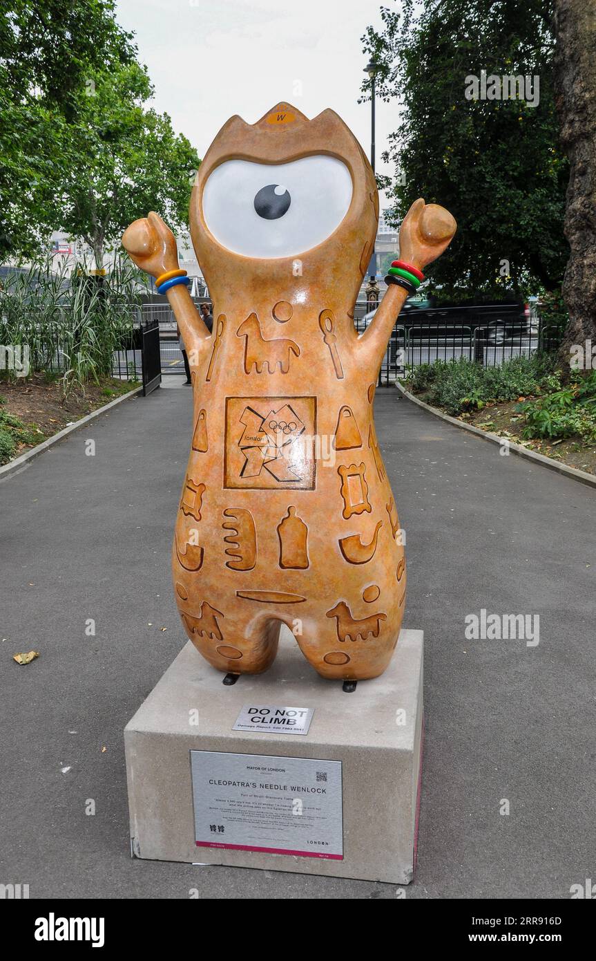 Cleopatra's Needle Wenlock, temporary statue in London for Olympic Games 2012. Official mascot Stock Photo