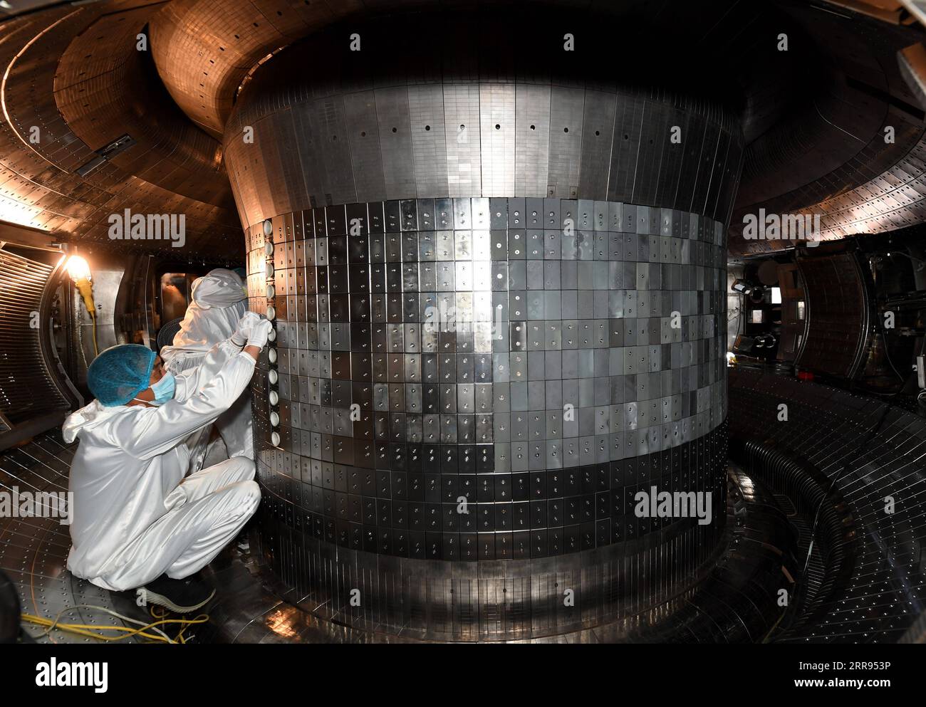 Tokamak reactor hi-res stock photography and images - Alamy