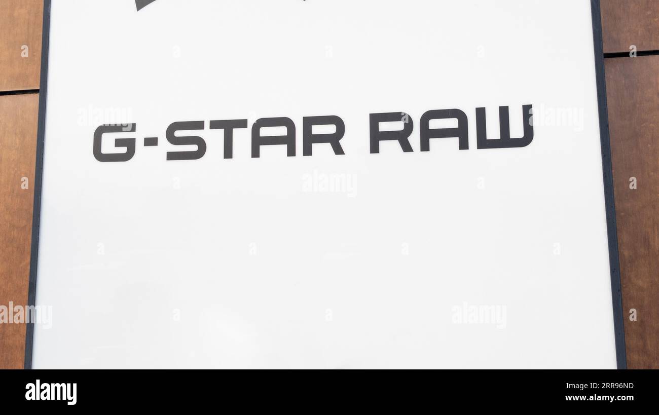 G star raw logo shop brand hi-res stock photography and images - Alamy