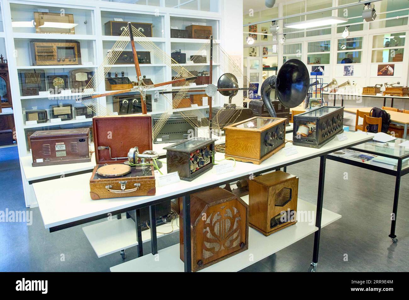 210612 -- VIENNA, June 12, 2021 -- Photo taken on June 9, 2021 shows the collection of the Phonomuseum in Vienna, Austria. The Phonomuseum has 1000 exhibits, of which around 300 are on display. The main hall is entitled Edison s legacy - when machines learned to speak - phonographs and gramophones from 1877 to 1939 . Photo by Georges Schneider/Xinhua AUSTRIA-VIENNA-PHONOGRAPHS-GRAMOPHONES-MUSEUM GuoxChen PUBLICATIONxNOTxINxCHN Stock Photo