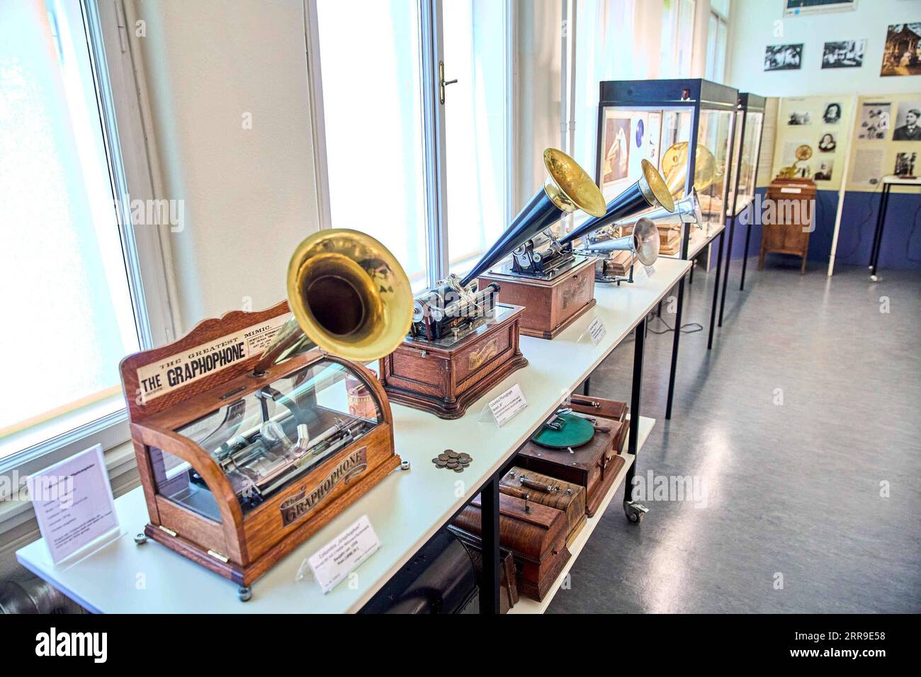 210612 -- VIENNA, June 12, 2021 -- Photo taken on June 9, 2021 shows the collection of the Phonomuseum in Vienna, Austria. The Phonomuseum has 1000 exhibits, of which around 300 are on display. The main hall is entitled Edison s legacy - when machines learned to speak - phonographs and gramophones from 1877 to 1939 . Photo by Georges Schneider/Xinhua AUSTRIA-VIENNA-PHONOGRAPHS-GRAMOPHONES-MUSEUM GuoxChen PUBLICATIONxNOTxINxCHN Stock Photo