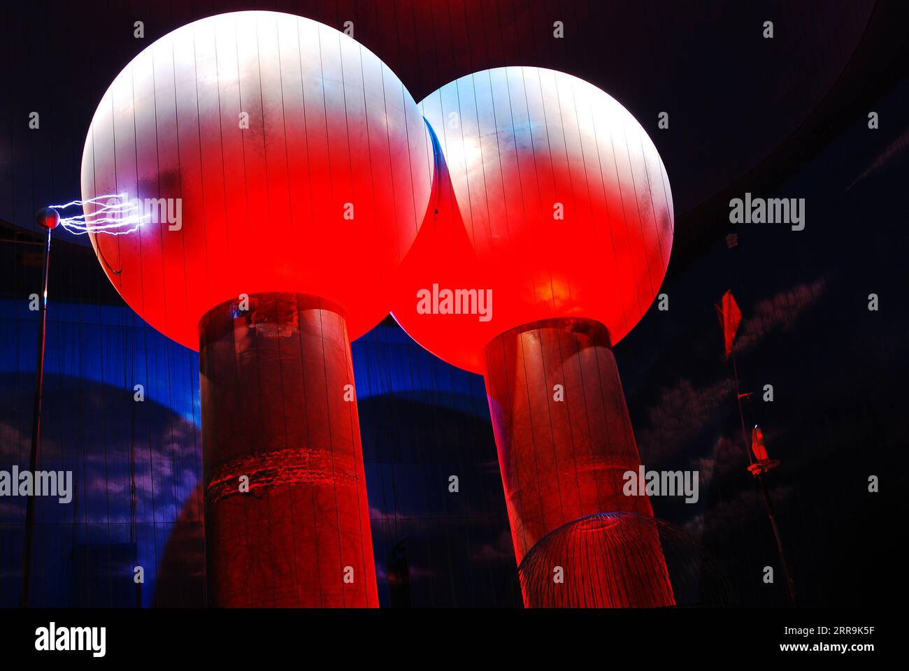Lightning is created by a van der Graaf Generator during a