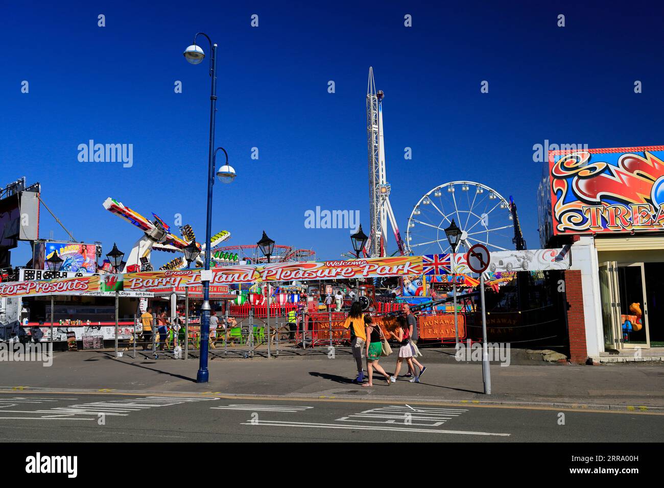 barry-island-pleasure-park-hi-res-stock-photography-and-images-alamy