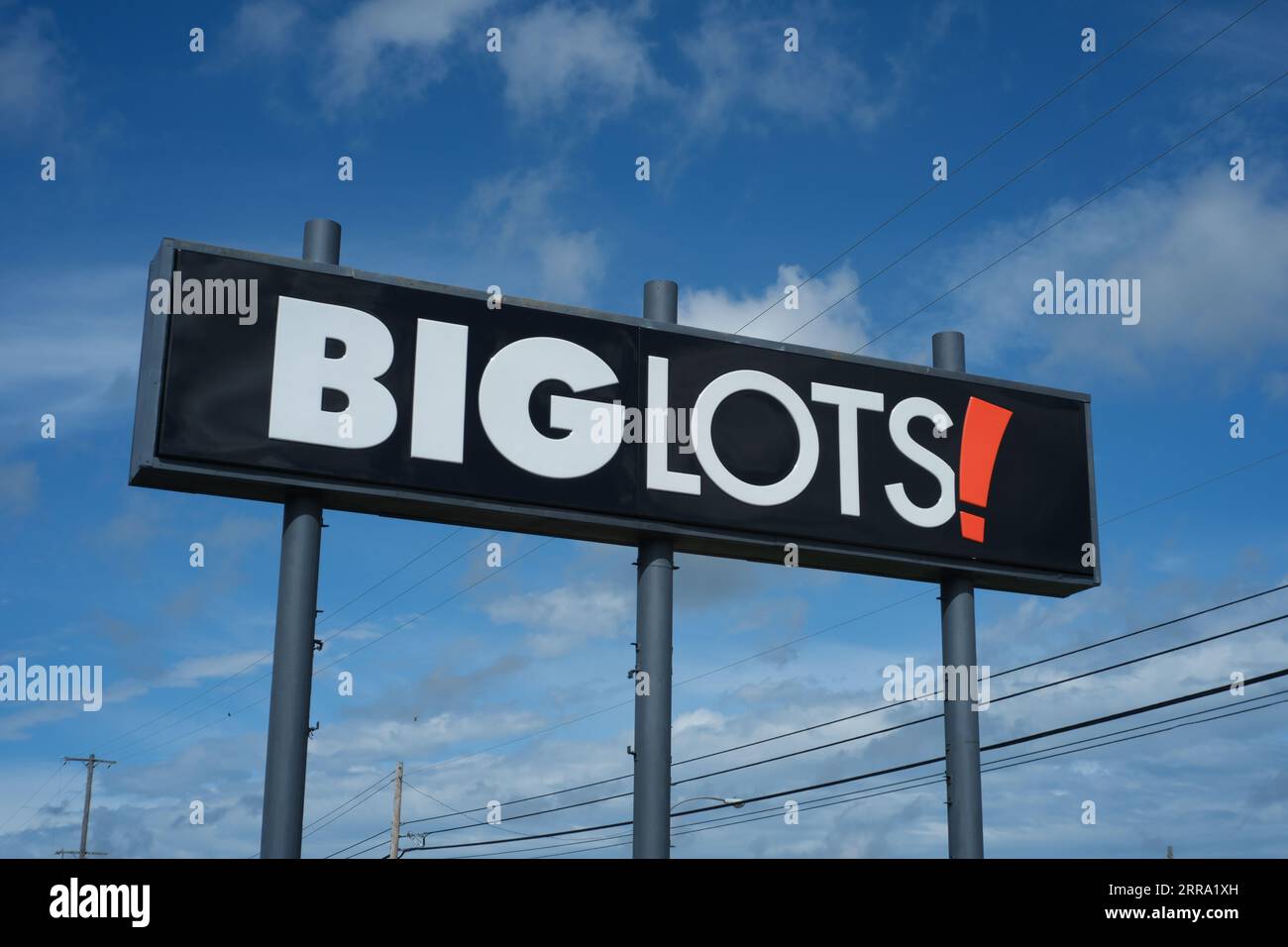 Big Lots discount store sign Stock Photo Alamy