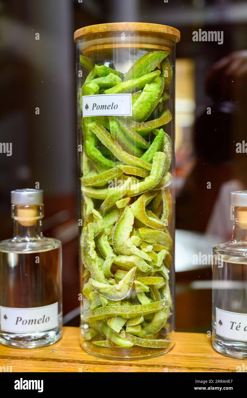 Pomelo gin and tonic hires stock photography and images Alamy