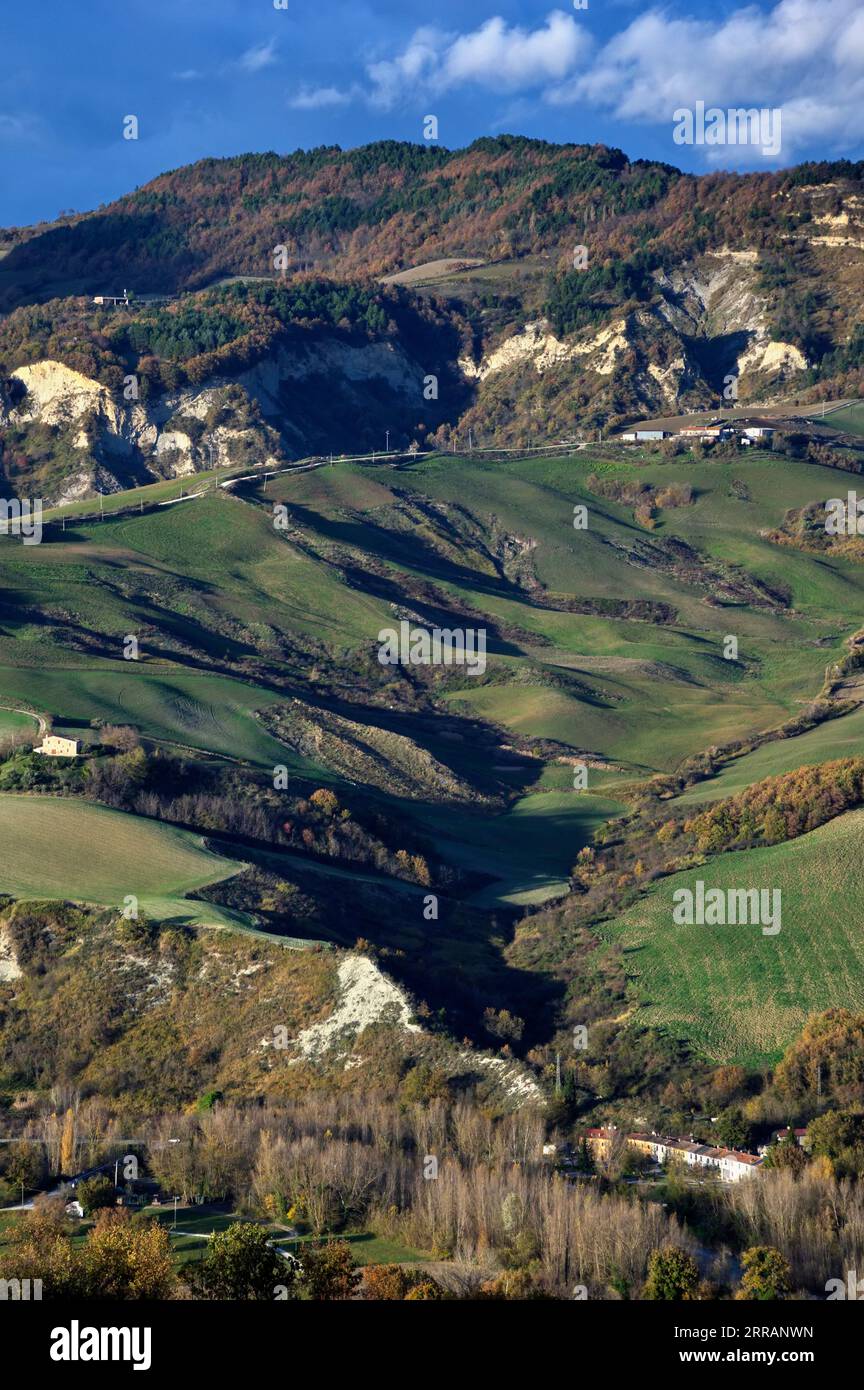 colline del Montefeltro ad inizio autunno Stock Photo