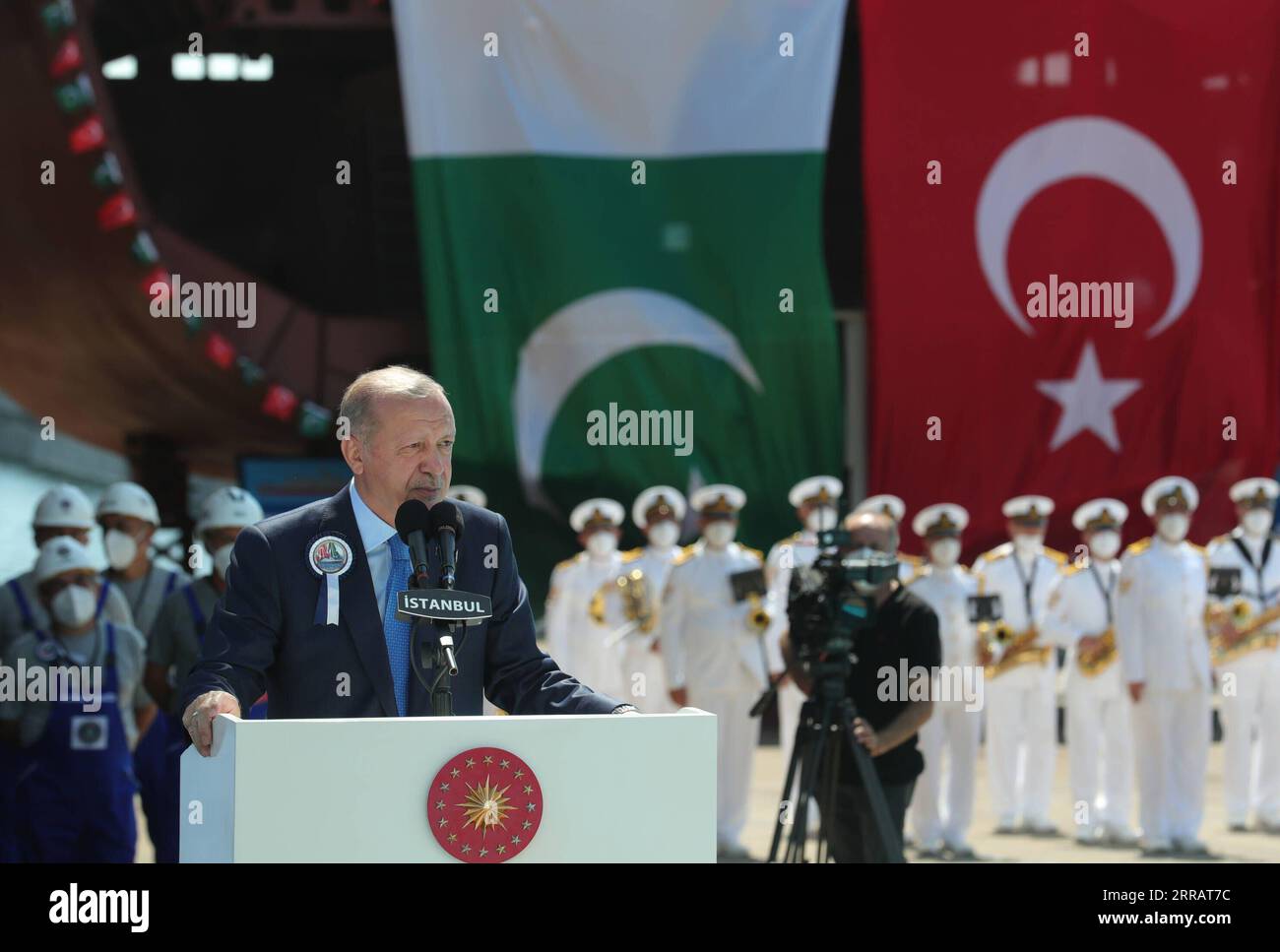 210815 -- ISTANBUL, Aug. 15, 2021  -- Turkish President Recep Tayyip Erdogan Front speaks during a naval ceremony in Istanbul, Turkey, on Aug. 15, 2021. Erdogan said on Sunday that Turkey would exert all efforts to bring stability to Afghanistan. Erdogan vowed to increase cooperation with Pakistan to dispel the concerns that the growing instability could trigger a new wave of migration from Afghanistan.  TURKEY-ISTANBUL-PAKISTAN-PRESIDENT-MEET Xinhua PUBLICATIONxNOTxINxCHN Stock Photo