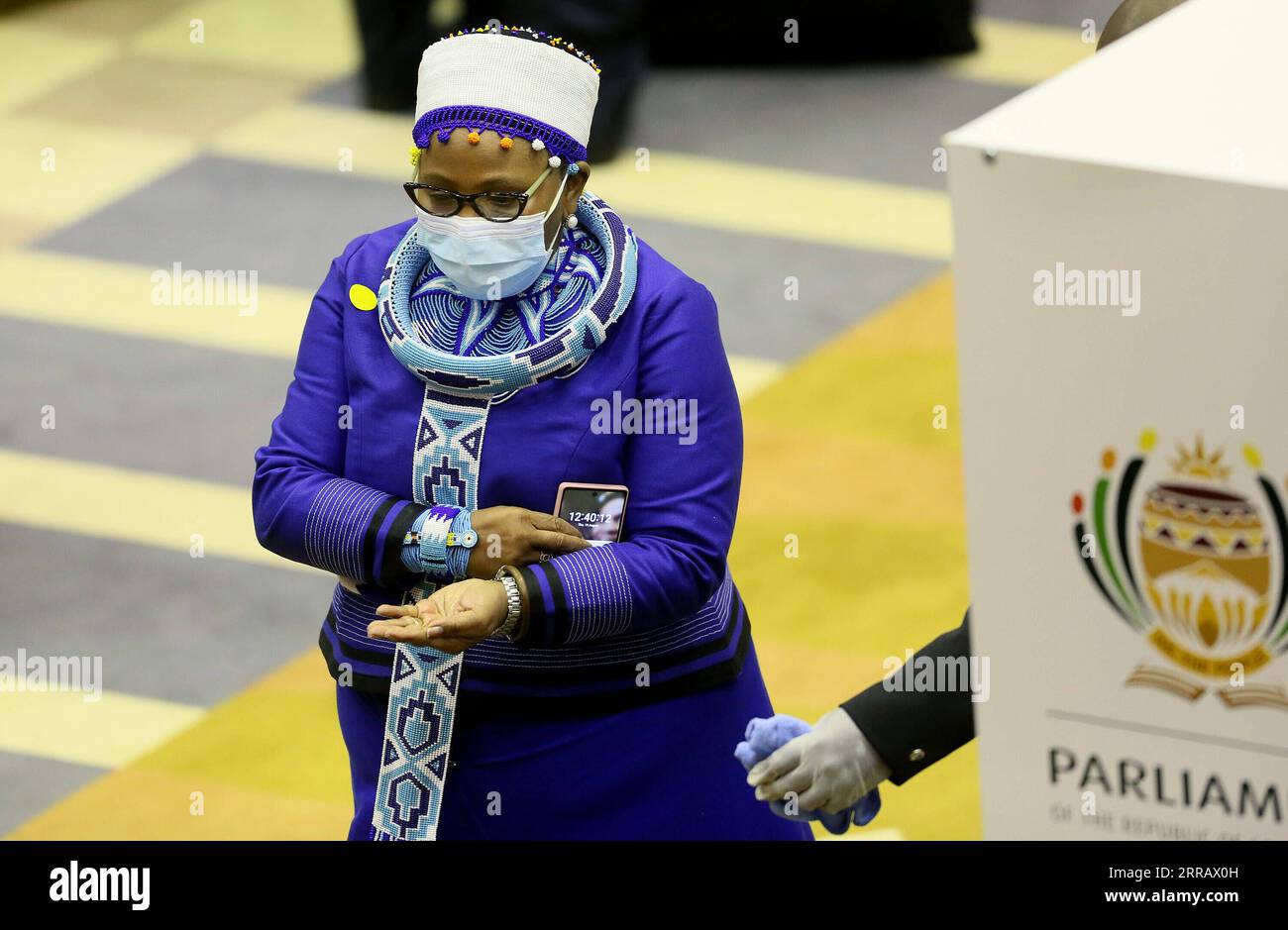 210819 -- CAPE TOWN, Aug. 19, 2021 -- Nosiviwe Mapisa-Nqakula prepares to cast her vote during the election of Speaker of the National Assembly at the parliament building in Cape Town, South Africa, on Aug. 19, 2021. Nosiviwe Mapisa-Nqakula, who was recently replaced in the position of South Africa s defense minister, was on Thursday elected as Speaker of the National Assembly NA, where country leaders including President and Deputy President are elected or selected. Photo by /Xinhua SOUTH AFRICA-CAPE TOWN-NATIONAL ASSEMBLY-NEW SPEAKER RuvanxBoshoff PUBLICATIONxNOTxINxCHN Stock Photo