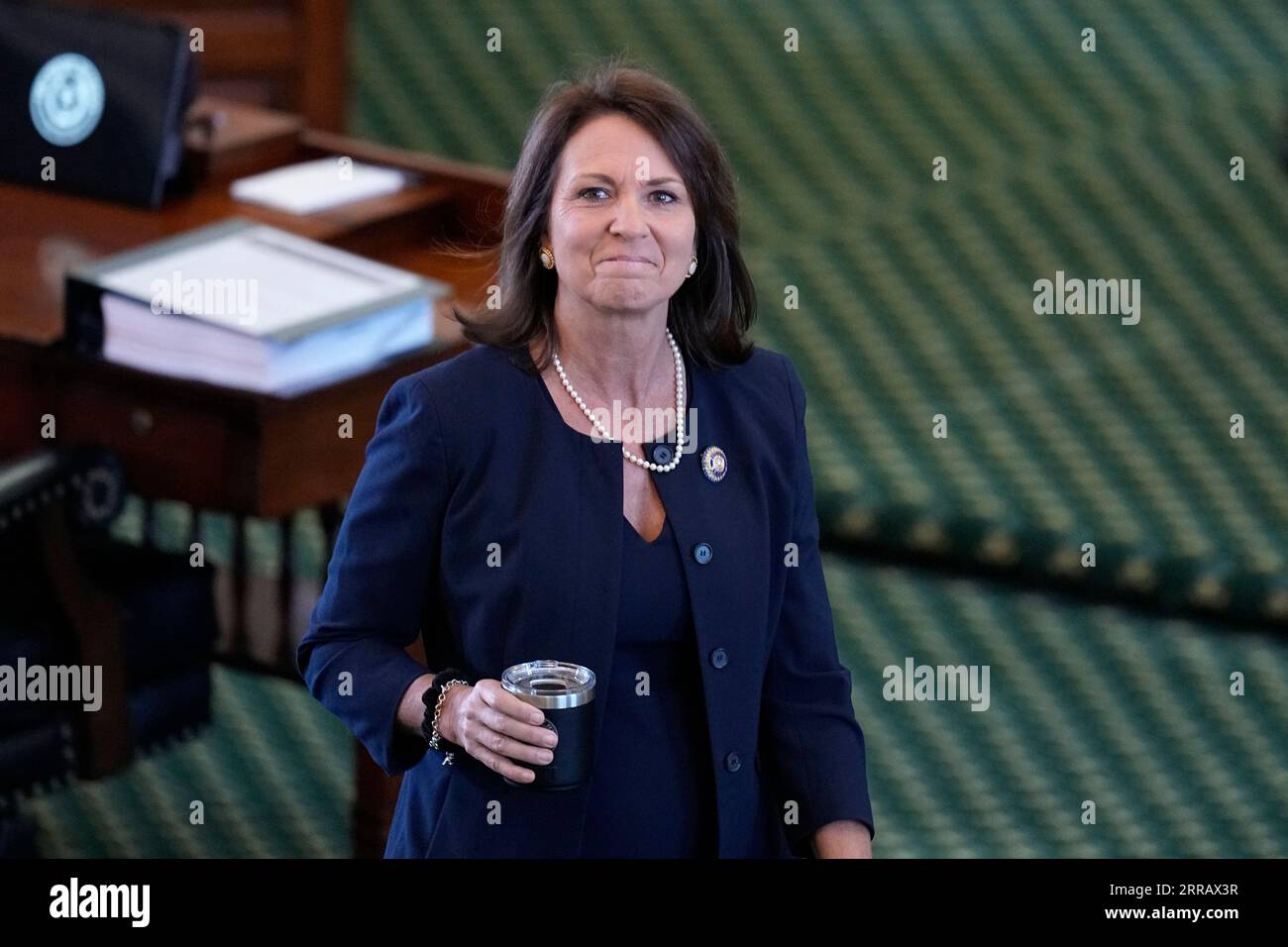 State Sen Angela Paxton R Mckinney Front Enters The Senate Chamber