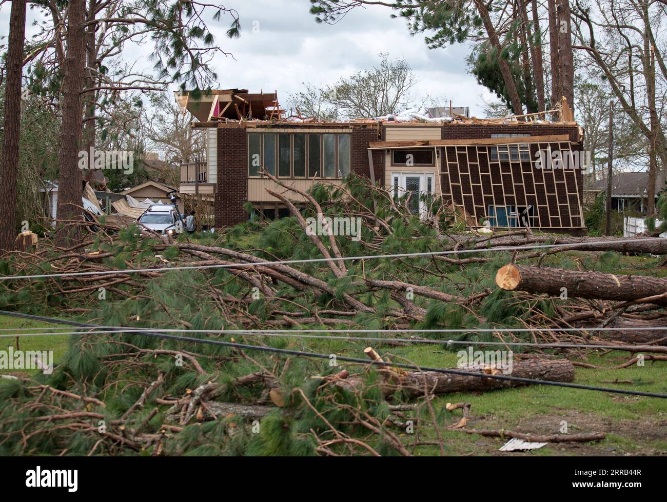 210831 HOUMA, Aug. 31, 2021 A house with no roof is seen after