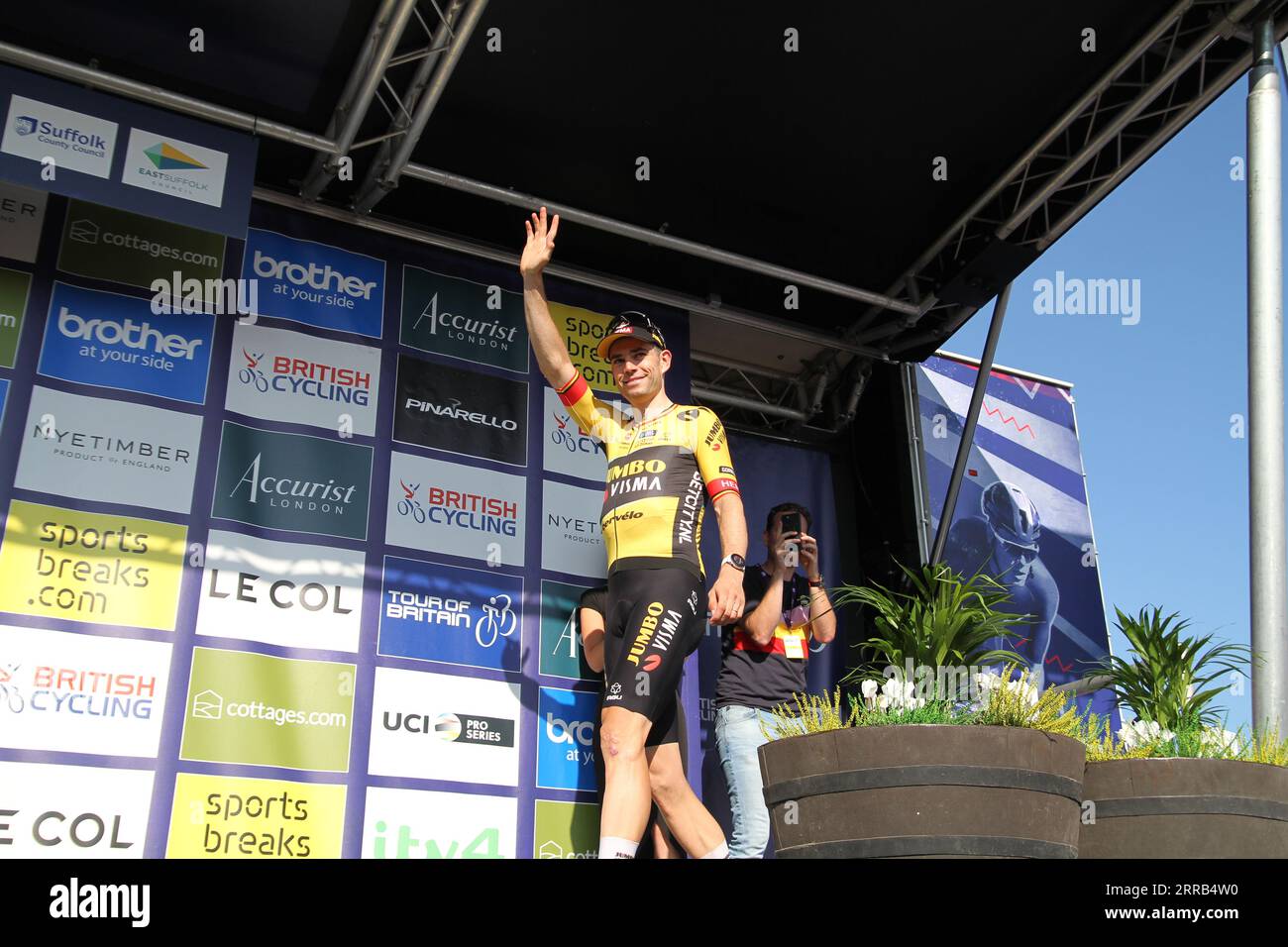 Felixstowe, UK. 7th Sep 2023. Stage five of the Tour of Britain starts