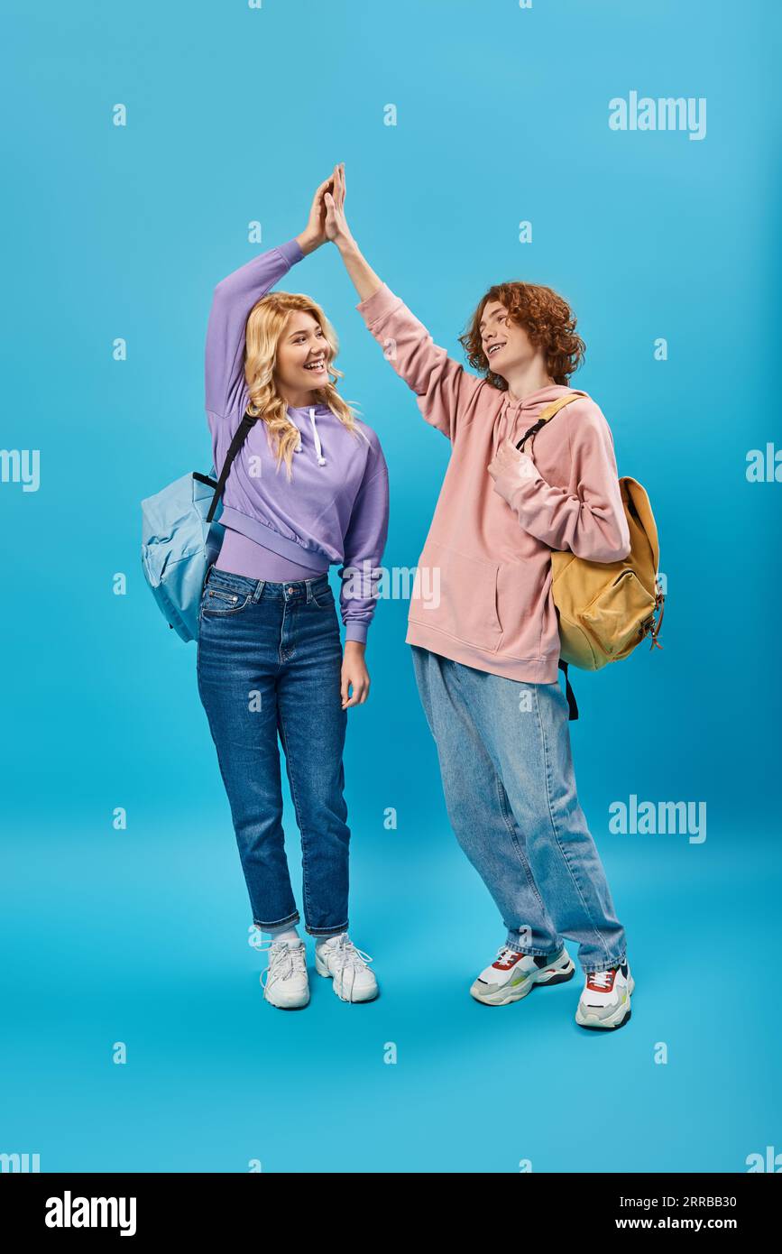Five teenagers girl boy hi-res stock photography and images - Alamy