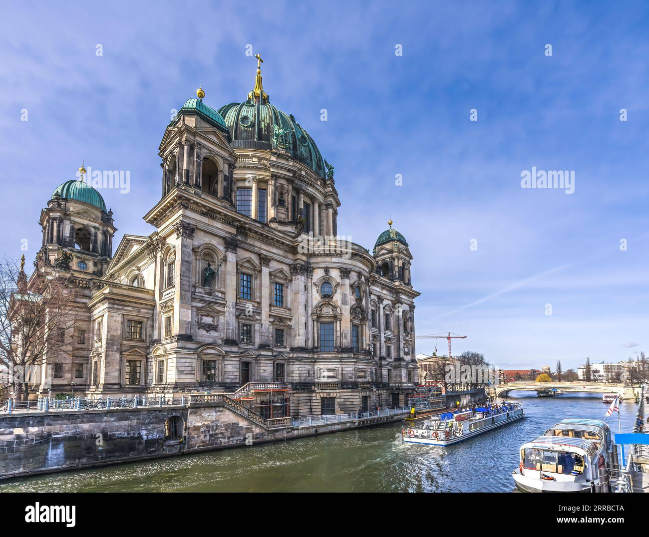 Spree River Tour Boats Berlin Cathedral Berliner Dom Berlin Germany. Largest Protestant Church in Germany. Built 1905, but church goes back to 1400s. Stock Photo