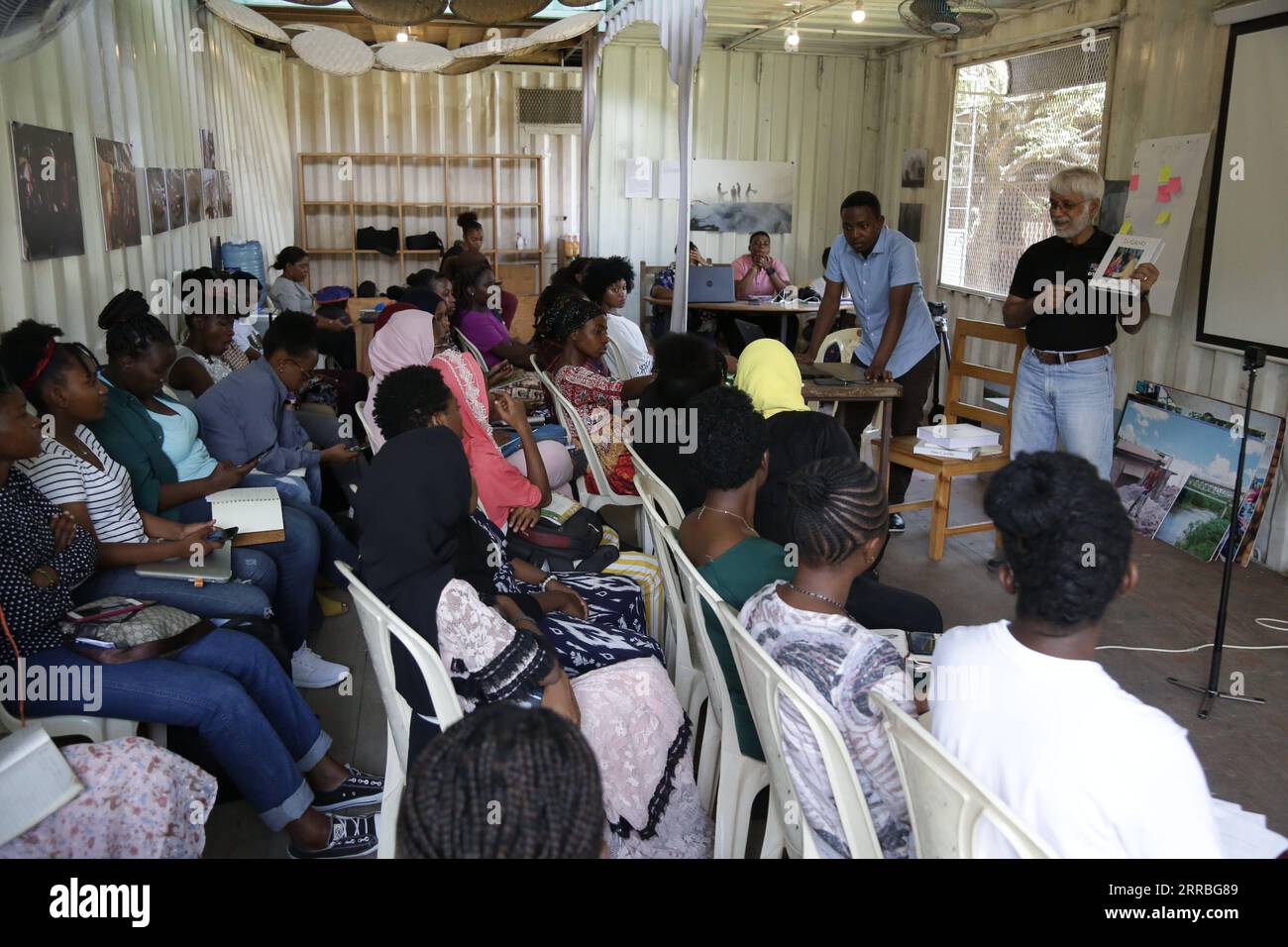 チャイニーズ Tanzania dar es salaam tanzanian hi-res stock photography