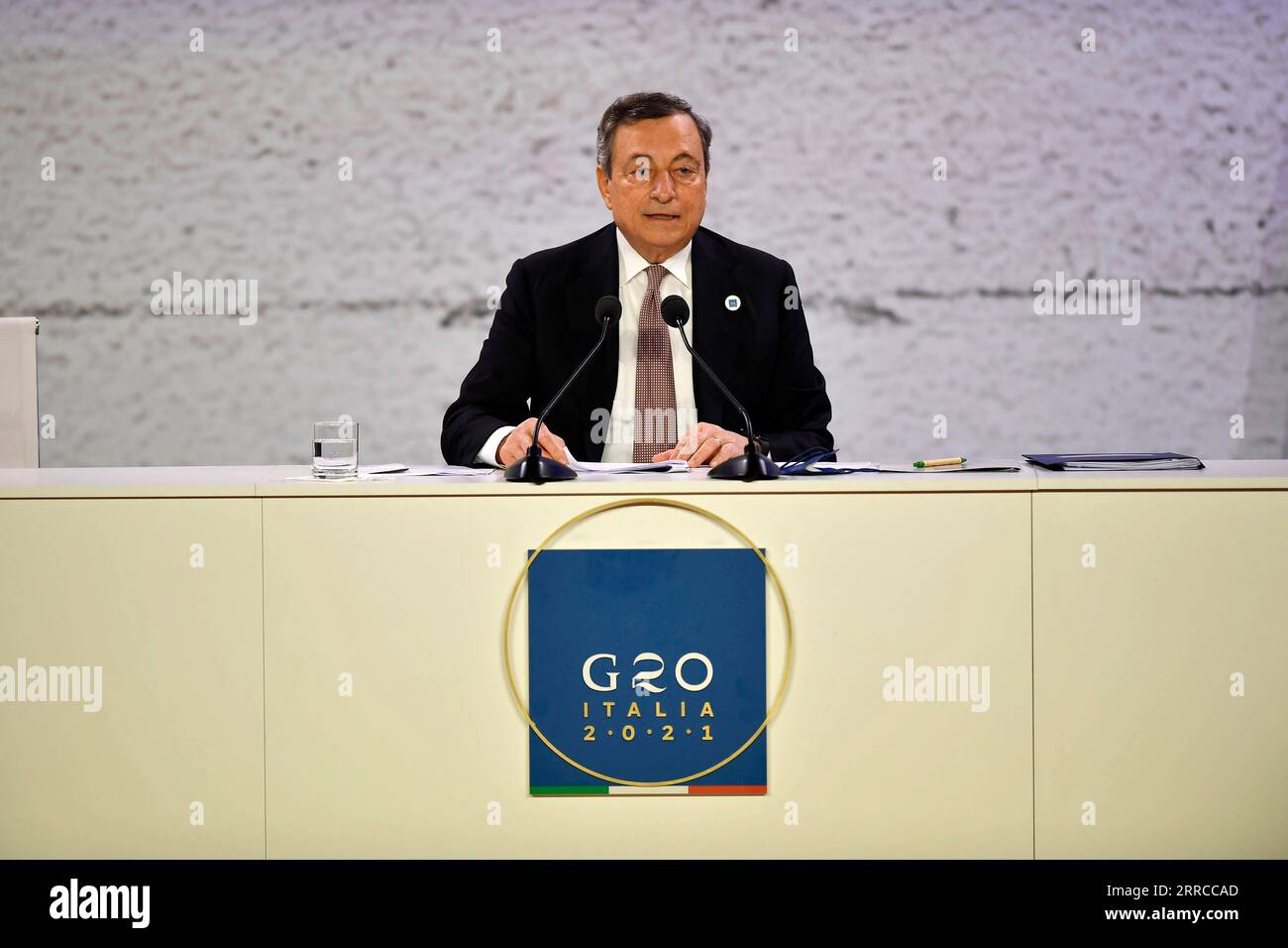 Italy G20 211031 -- ROME, Oct. 31, 2021 -- Italian Prime Minister Mario Draghi ...