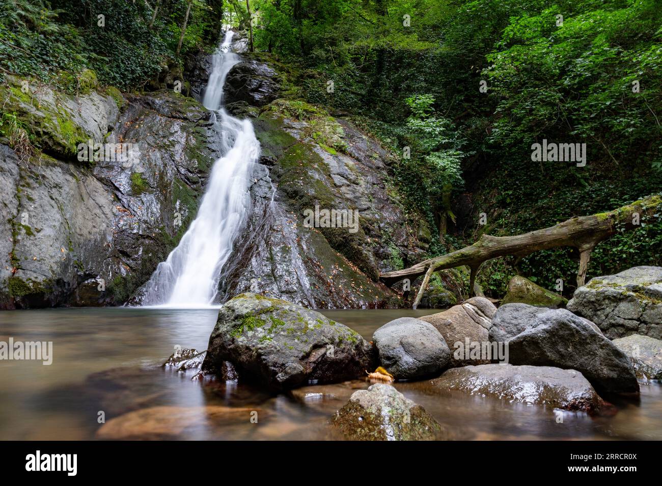 Waterfall Through Rocks Waterfall through rocks hi-res stock photography and images - Alamy