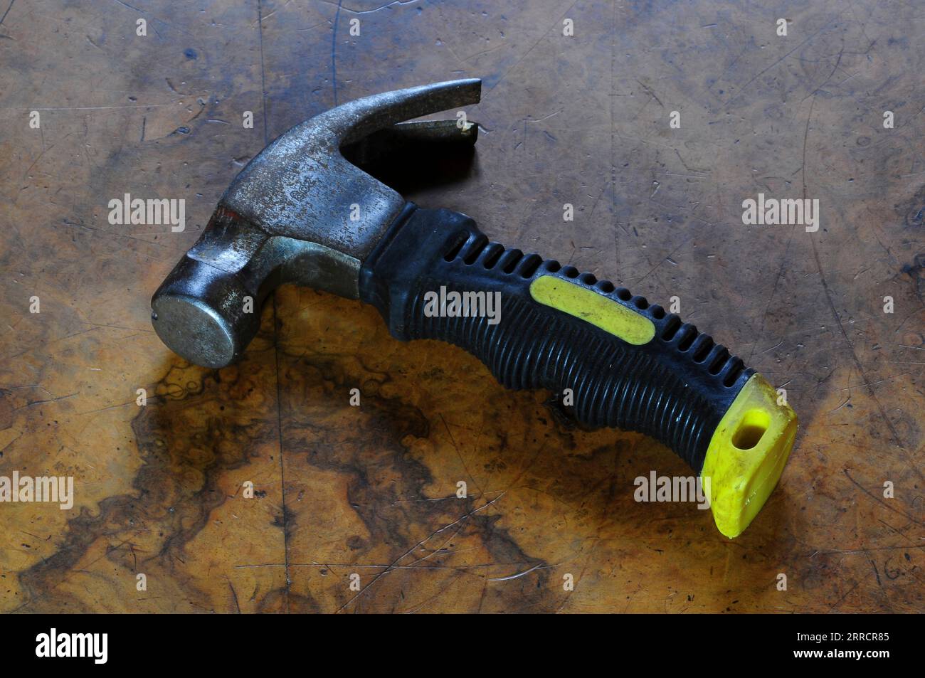Claw hammer image hi-res stock photography and images - Alamy