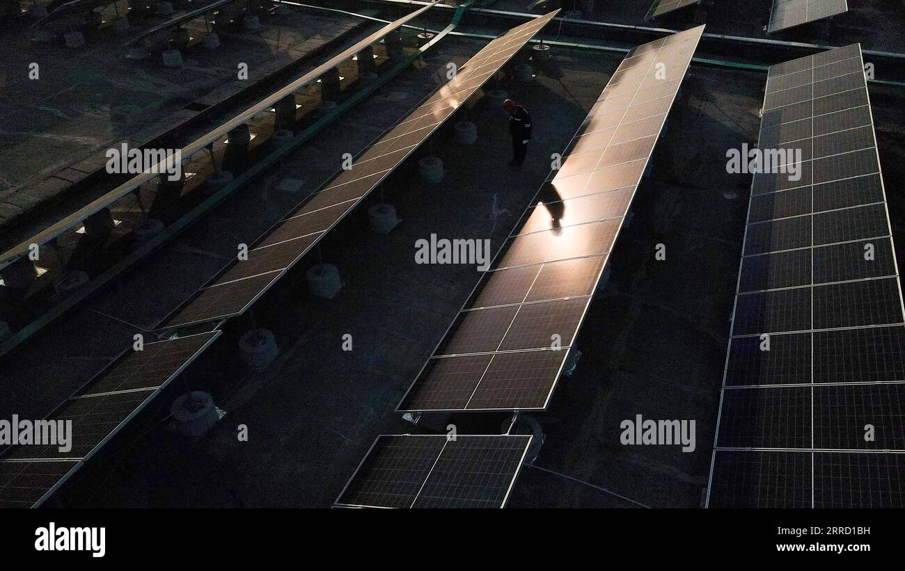 Distributed power train hi-res stock photography and images - Alamy