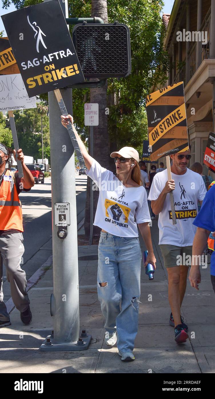 Burbank, USA. 07th Sep, 2023. Jeri Ryan joins SAG-AFTRA & WGA members