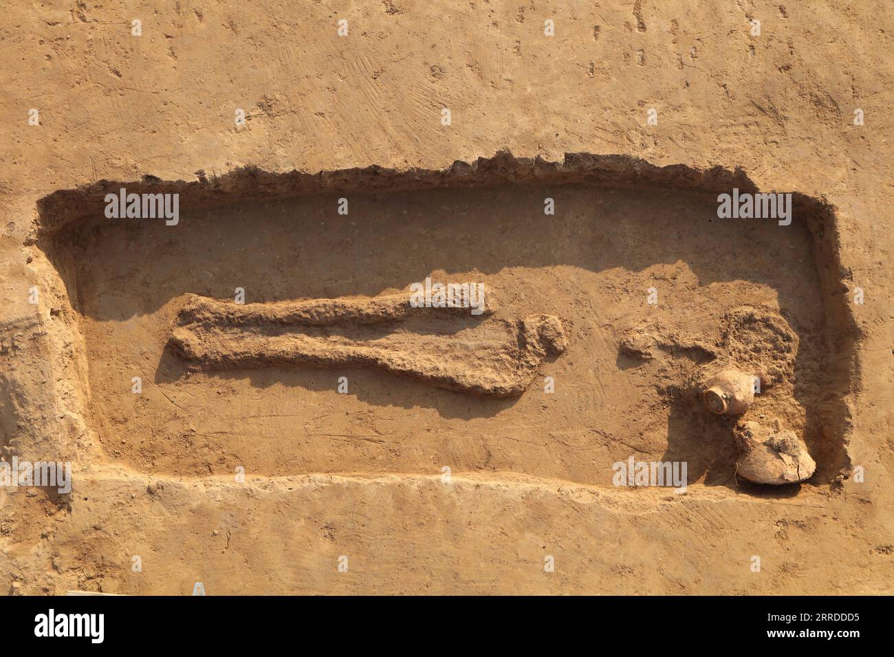 211218 -- ZHENGZHOU, Dec. 18, 2021 -- File Photo Shows An Ancient Tomb ...