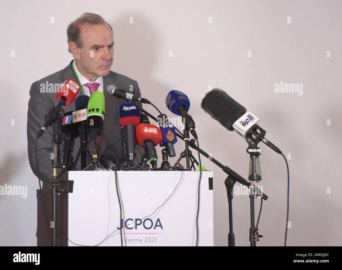 211228 -- VIENNA, Dec. 28, 2021 -- Enrique Mora, deputy secretary general of the European External Action Service, speaks to reporters after a meeting of the Joint Comprehensive Plan of Action JCPOA Joint Commission in Vienna, Austria, on Dec. 27, 2021.  AUSTRIA-VIENNA-JCPOA-JOINT COMMISSION-MEETING GuoxChen PUBLICATIONxNOTxINxCHN Stock Photo