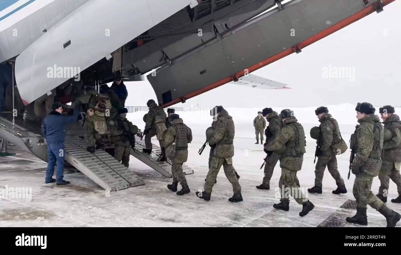 220107 -- MOSCOW, Jan. 7, 2022 -- Screenshot taken on Jan. 6, 2022 shows soldiers boarding a military transport aircraft at the Chkalovsky airfield on the outskirts of Moscow, Russia. The Russian Aerospace Forces are delivering a contingent to Kazakhstan as part of a peacekeeping mission organized by the Collective Security Treaty Organization CSTO, the military bloc said Thursday. The Russian Defense Ministry/Handout via Xinhua RUSSIA-MOSCOW-CSTO-PEACEKEEPERS TO KAZAKHSTAN BaixXueqi PUBLICATIONxNOTxINxCHN Stock Photo