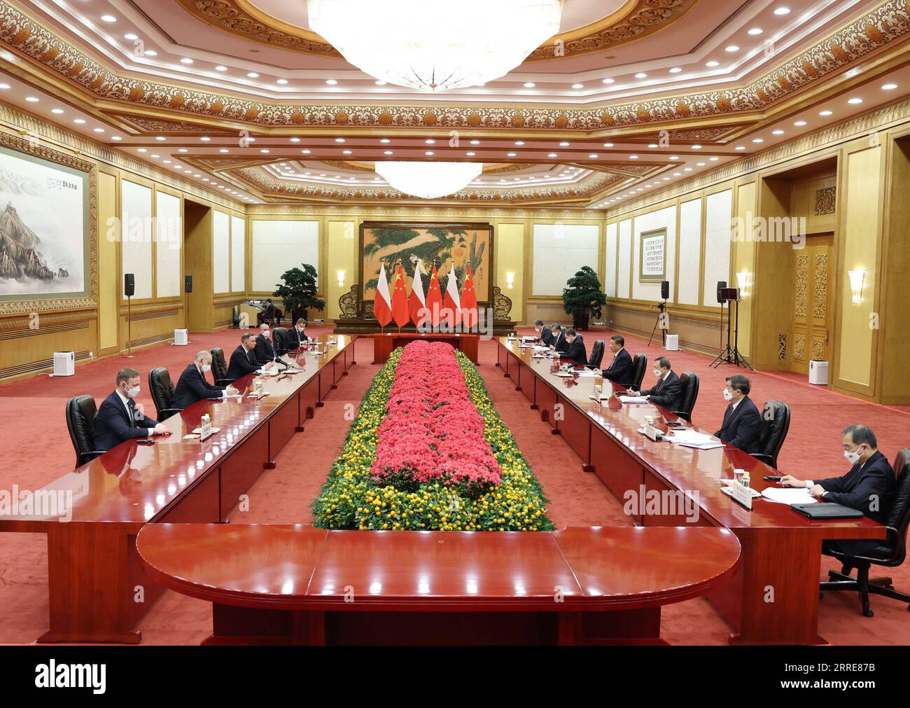 220206 -- BEIJING, Feb. 6, 2022 -- Chinese President Xi Jinping meets with Polish President Andrzej Duda, who came to China for the opening ceremony of the Beijing 2022 Olympic Winter Games, at the Great Hall of the People in Beijing, capital of China, Feb. 6, 2022.  CHINA-BEIJING-XI JINPING-POLISH PRESIDENT-MEETING CN DingxLin PUBLICATIONxNOTxINxCHN Stock Photo