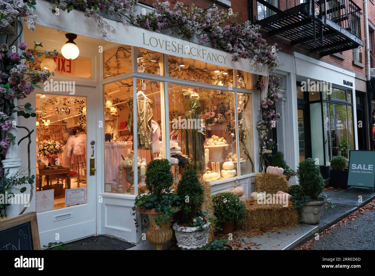 Vintage greenwich village hi-res stock photography and images - Alamy
