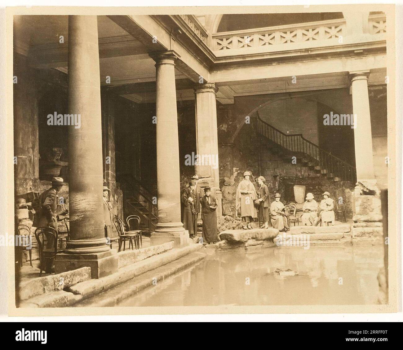 Group of American tourists at Roman Baths in Bath, England, 1921 Stock