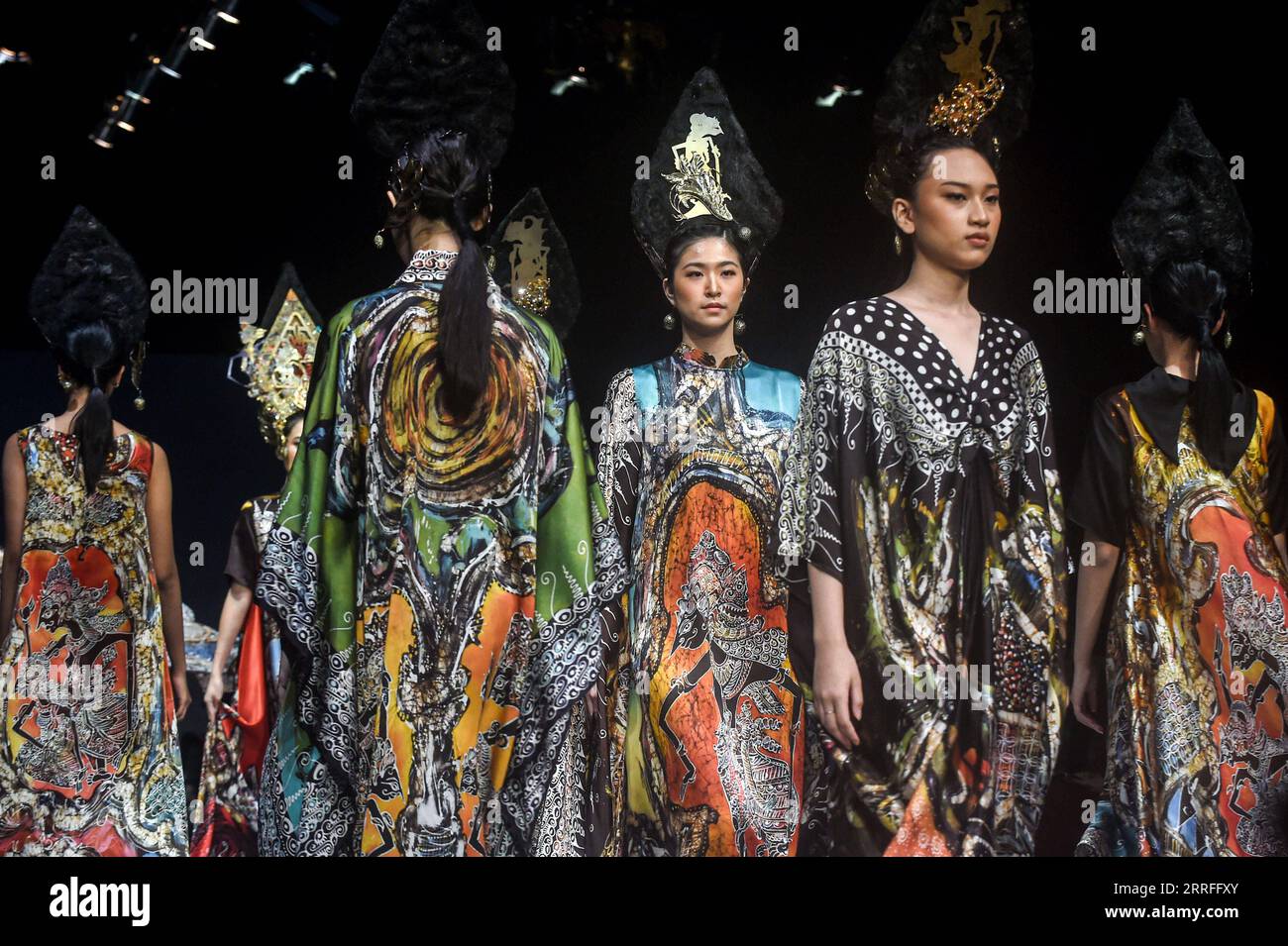 220416 -- JAKARTA, April 16, 2022 -- Models present creations on the Indonesia Fashion Week 2022 in Jakarta, Indonesia, April 16, 2022.  INDONESIA-JAKARTA-FASHION WEEK-2022 AgungxKuncahyaxB. PUBLICATIONxNOTxINxCHN Stock Photo