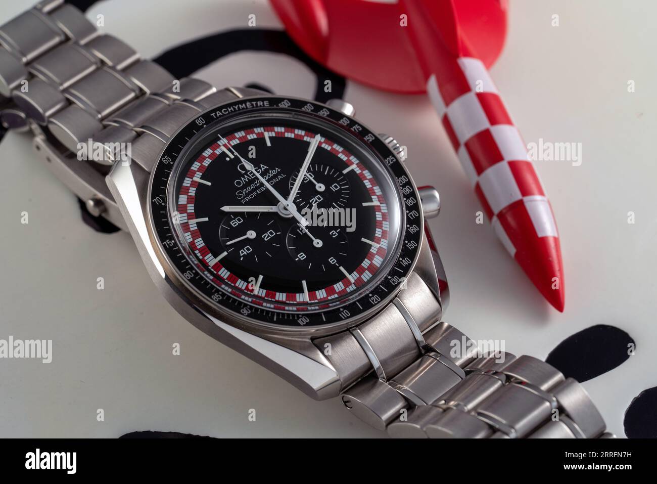 Moonwatch omega hi res stock photography and images Alamy