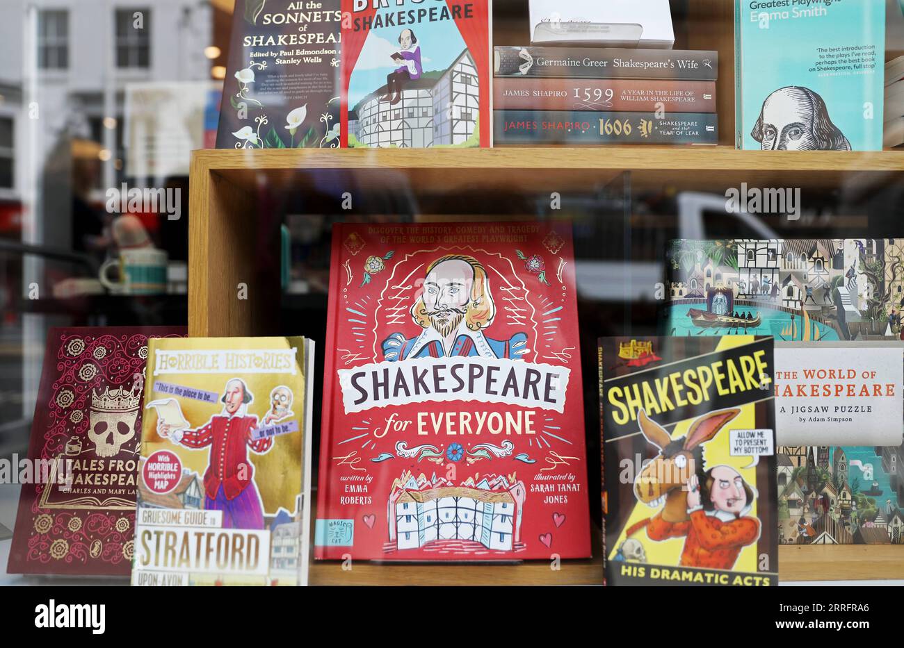220424 -- STRATFORD UPON AVON, April 24, 2022 -- Books are seen in a bookstore in Stratford-upon-Avon, Britain, April 23, 2022. Over 1,000 people gathered at Stratford-upon-Avon, the hometown of William Shakespeare, to celebrate the British playwright s 458th birthday on Saturday.  BRITAIN-STRATFORD UPON AVON-SHAKESPEARE-CELEBRATION LixYing PUBLICATIONxNOTxINxCHN Stock Photo
