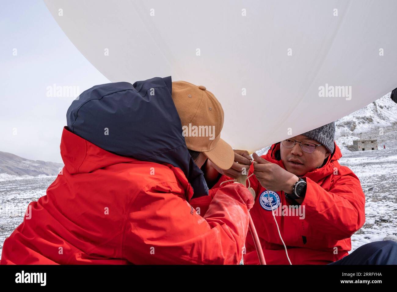 Radiosonde hires stock photography and images Alamy