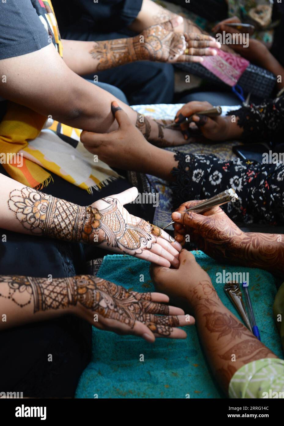 Hazrat Qasim ki Mehandi Ka julus Mehandi Dargah Me Taziye Par Pesh Ki Gai  Mission E Aulia | Hazrat Qasim Ki Mehandi Ko Julus ki Shakl Me Le Jakar  Dargah Taziye Par