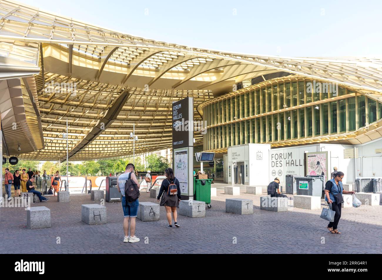 Entrance to Westfield Forum des Halles, Porte Berger, Les Halles, Paris, Île-de-France, France Stock Photo