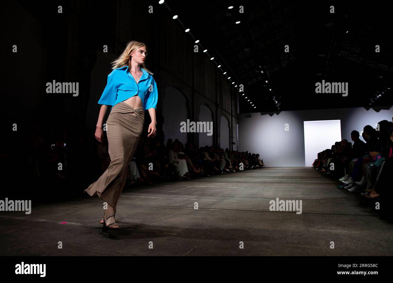 220509 -- SYDNEY, May 9, 2022 -- A model walks on catwalk during the Afterpay Australian Fashion Week AAFW in Sydney, Australia, on May 9, 2022. The AAFW kicked off on Monday with an array of local brands showcasing their resort collections in Sydney.  AUSTRALIA-SYDNEY-FASHION WEEK BaixXuefei PUBLICATIONxNOTxINxCHN Stock Photo